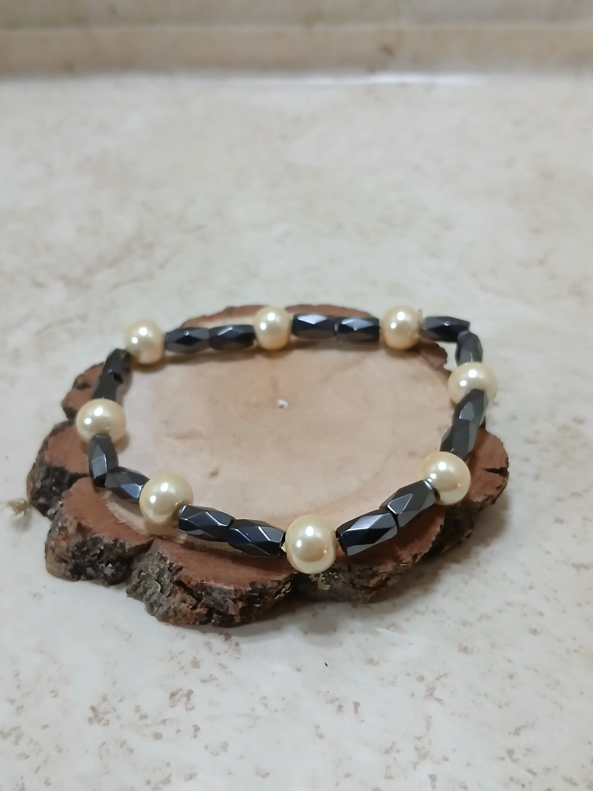 Magnetic black and white stretchy bracelet - Crazy Cat Lady Crafts