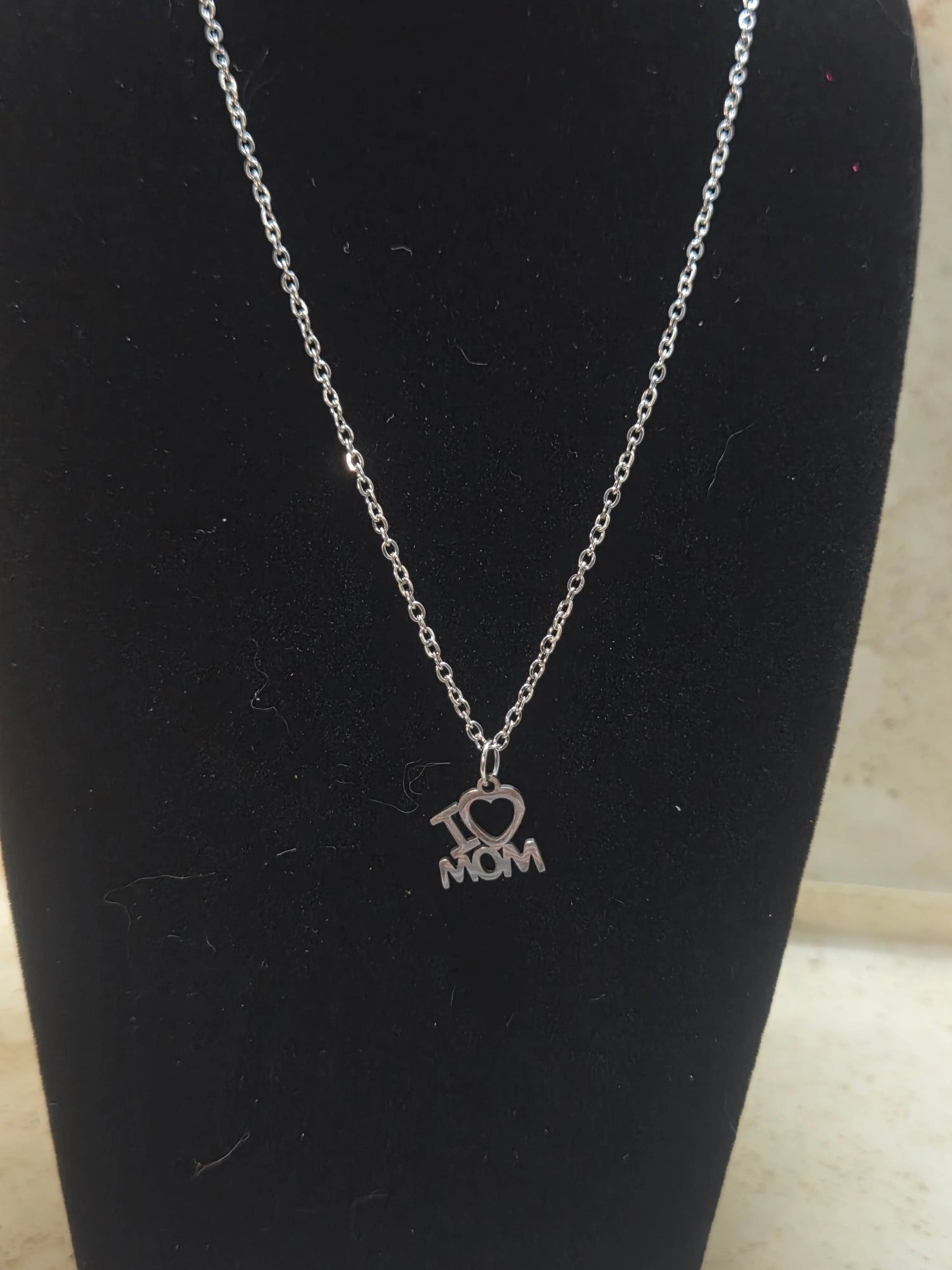 Silver I heart mom pendant on silver chain pendant necklace - Crazy Cat Lady Crafts